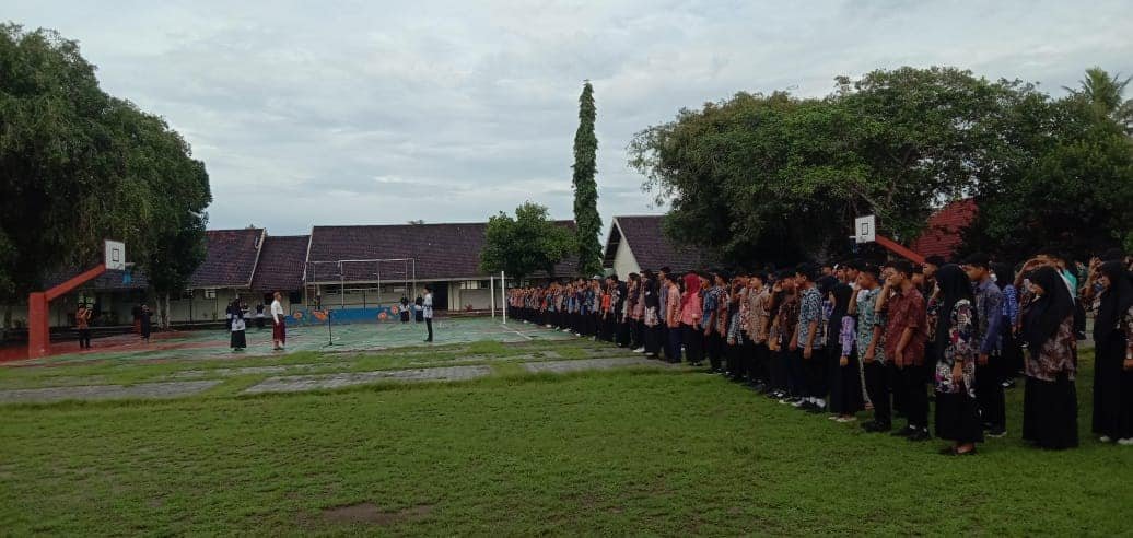 Peringatan Hari Guru Nasional 2022 SMAN 1 Labuhan Haji